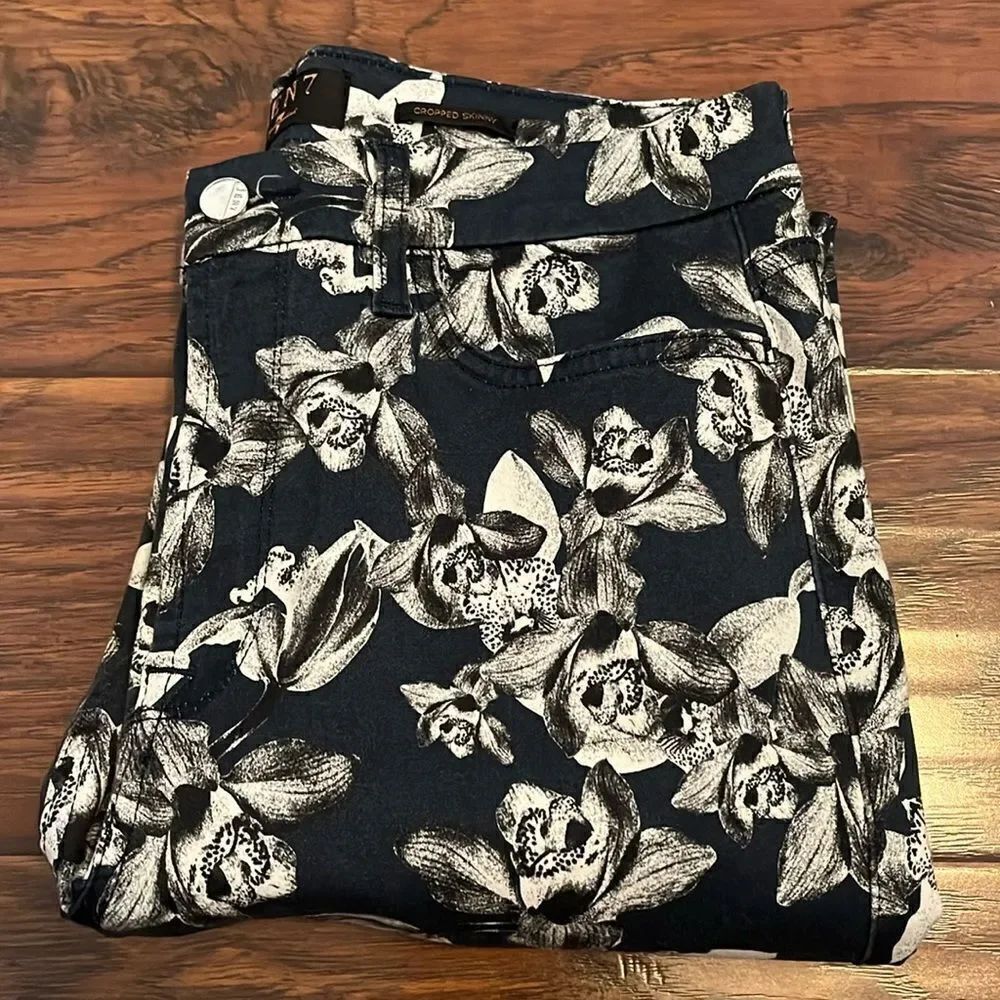 7 For All Mankind Jen 7 Blue Floral Cropped Skinny Pants Boho Feminine Modern